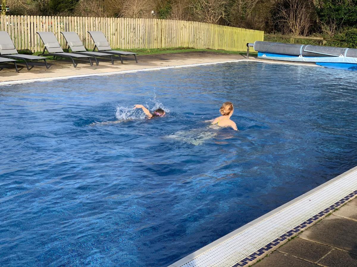 Carp'S Rise Cottage Somerford Keynes Bagian luar foto